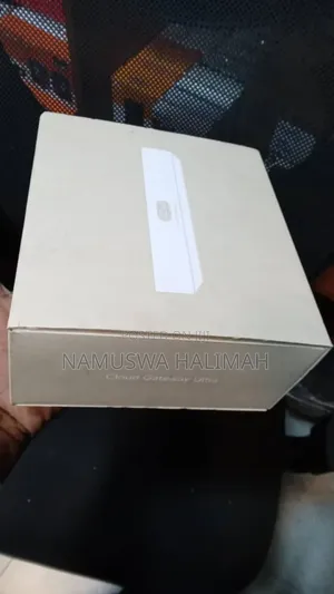Ubiquiti Unifi Cloud Gateway Ultra.