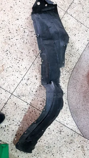 Harrier Hybrid 2015 - 2020 Fender Liner Splash (Used Japan)