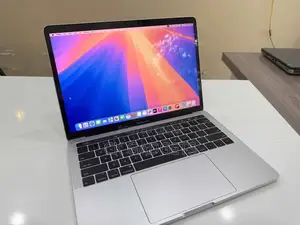 New Laptop Apple MacBook Pro 2018 8GB Intel Core I5 SSD 256GB