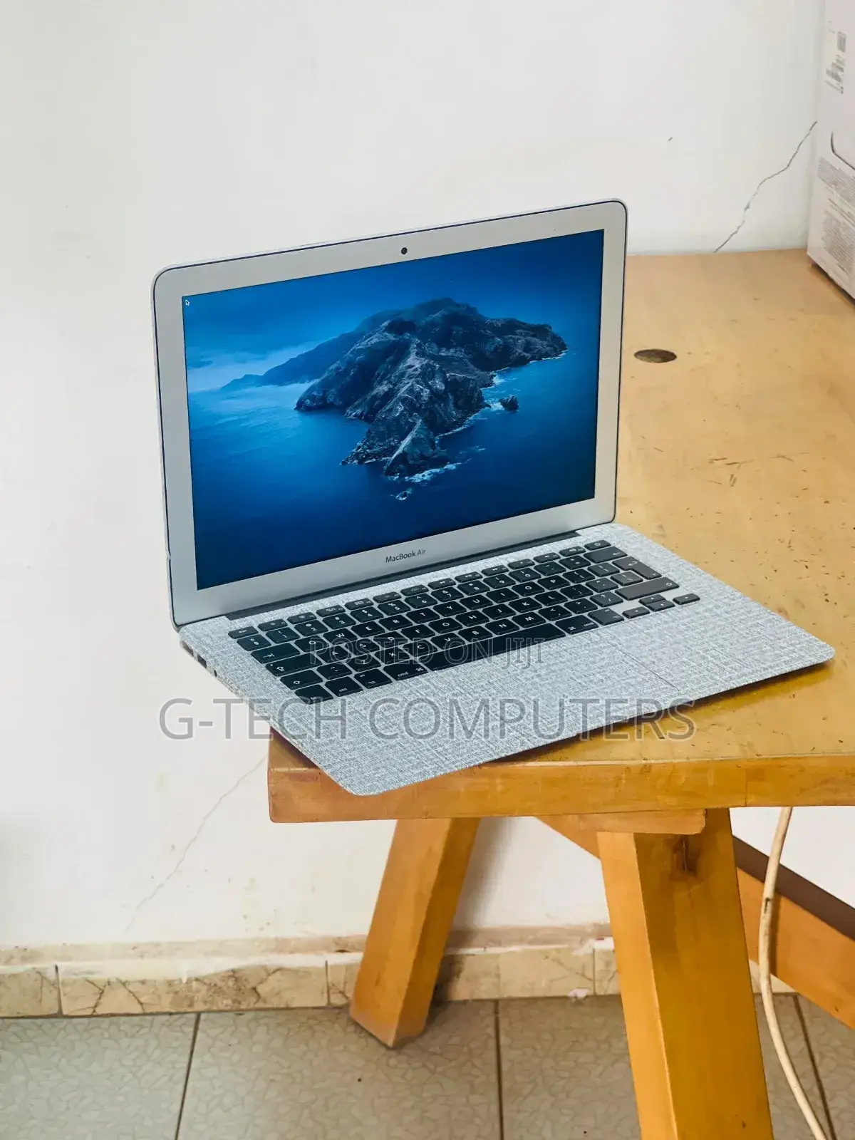 New Laptop Apple MacBook 2015 8GB Intel Core I5 SSD 256GB