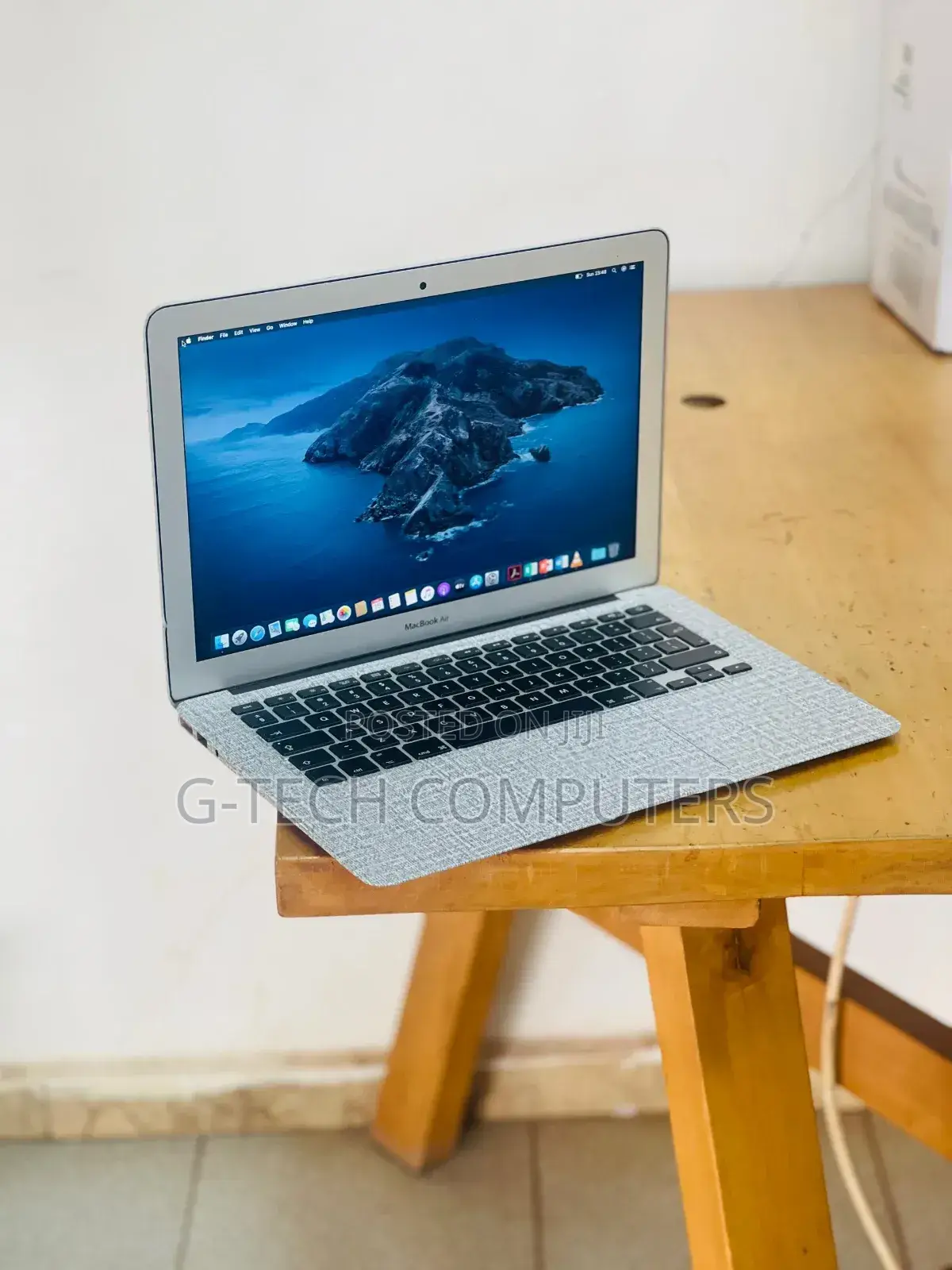 New Laptop Apple MacBook 2015 8GB Intel Core I5 SSD 256GB
