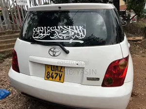 Toyota IST 2003 White