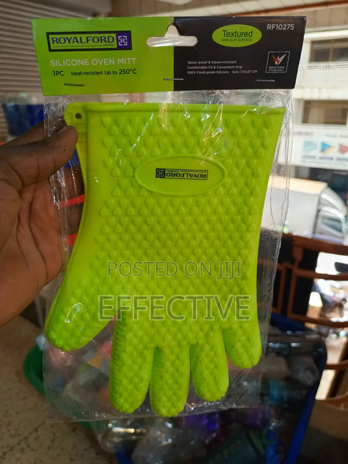 Royalford Rf10275 Silicone Oven Mitt.