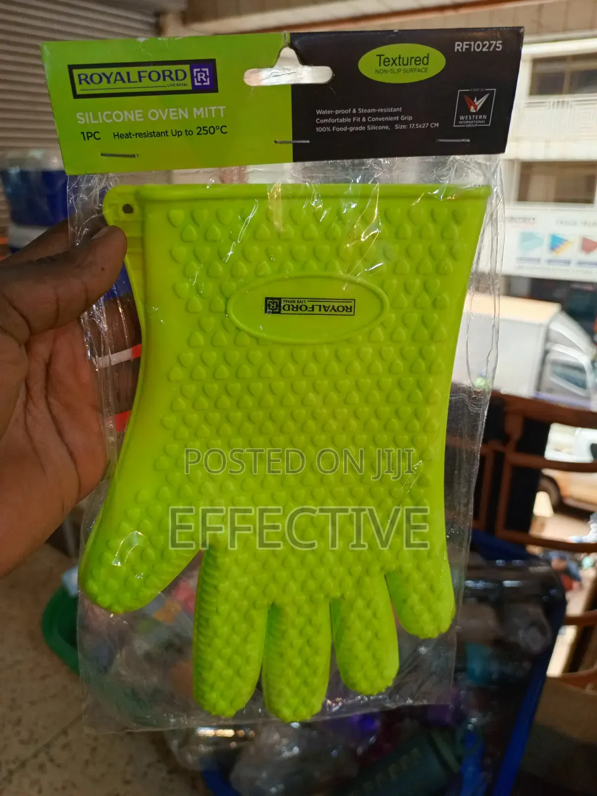 Royalford Rf10275 Silicone Oven Mitt.