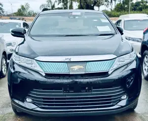 Toyota Harrier 2.0 2017 Black