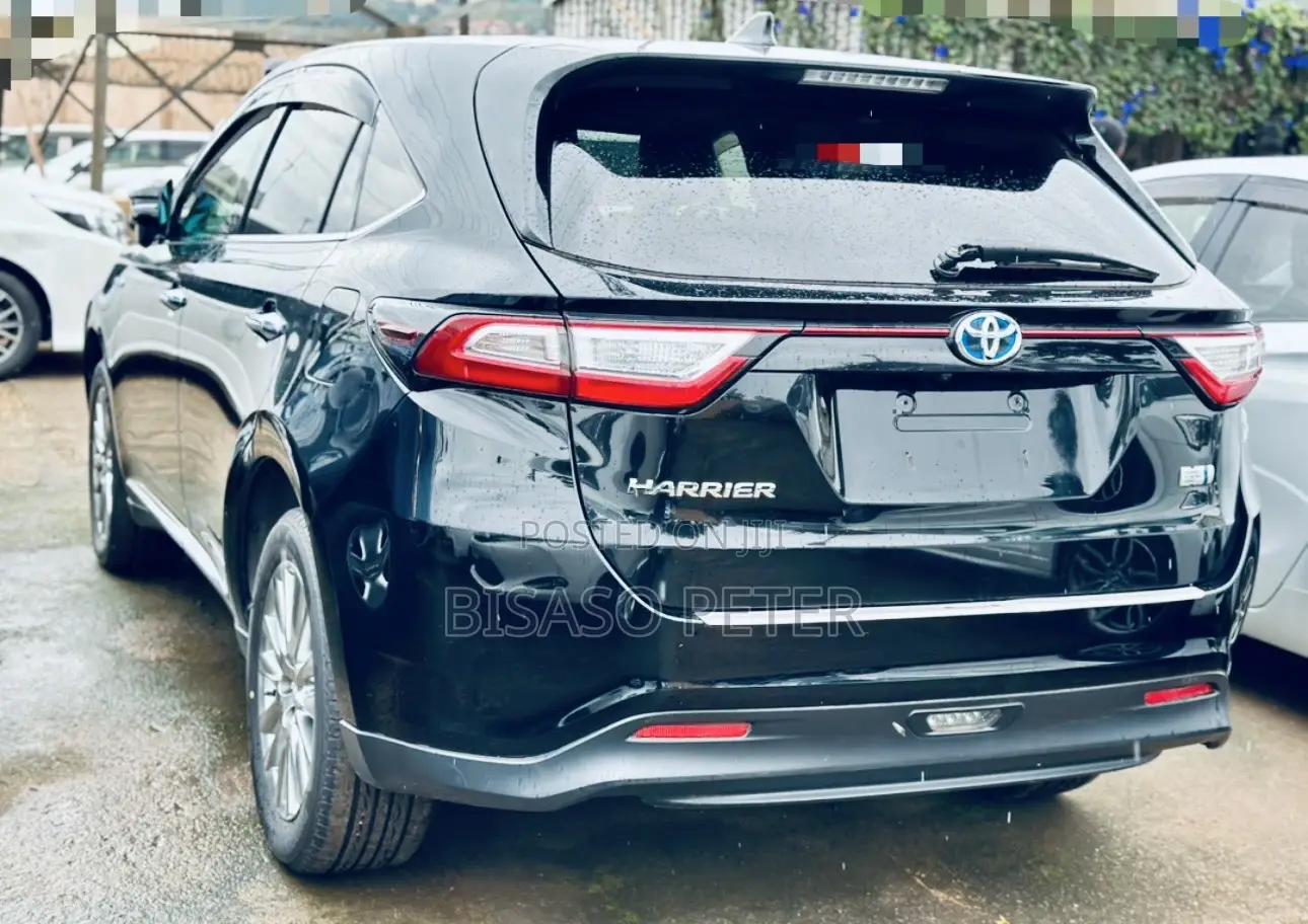 Toyota Harrier 2.0 2017 Black