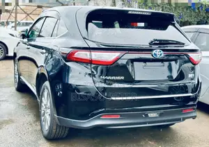 Toyota Harrier 2.0 2017 Black