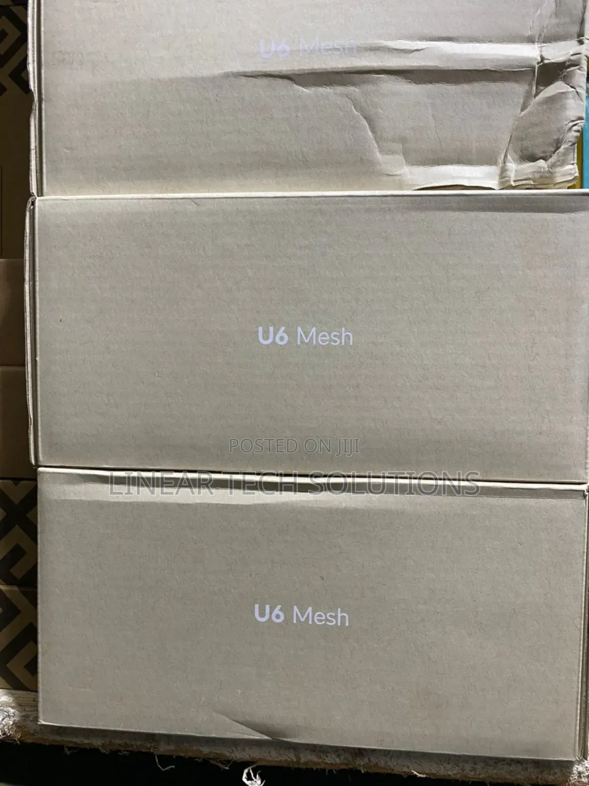Ubiquiti Unifi 6 Mesh Access Point.