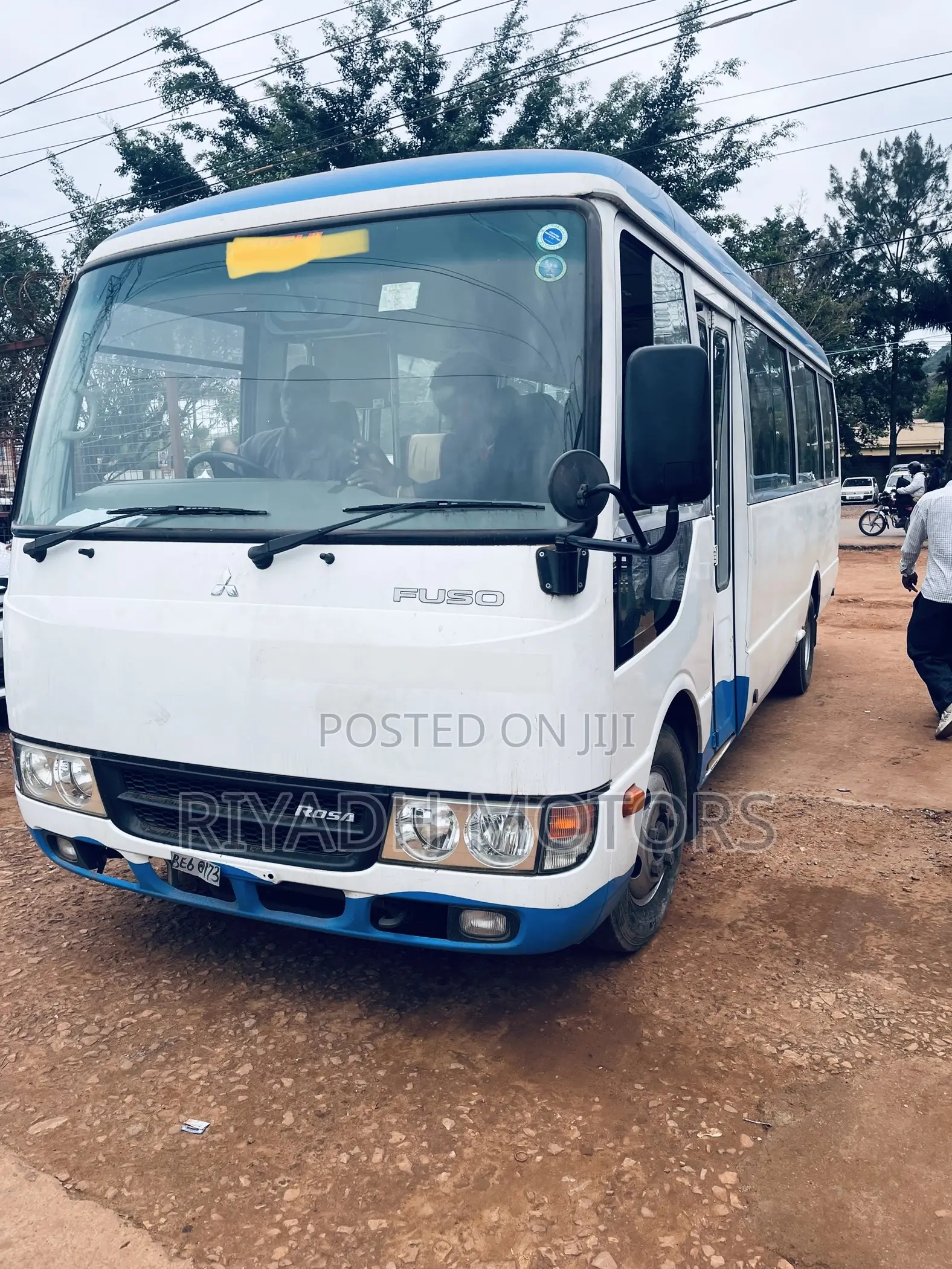 Mitsubishi Fuso Rosa 2012 White
