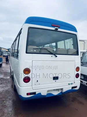 Mitsubishi Fuso Rosa 2012 White