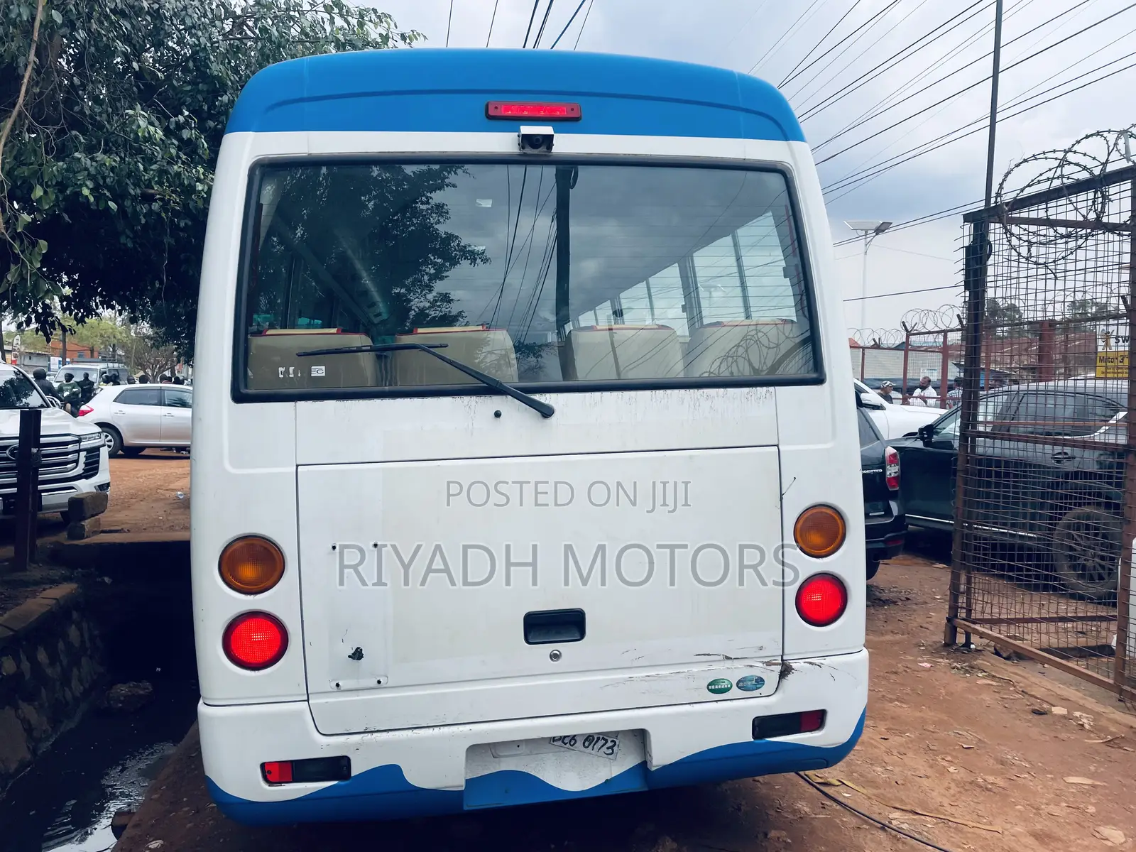 Mitsubishi Fuso Rosa 2012 White