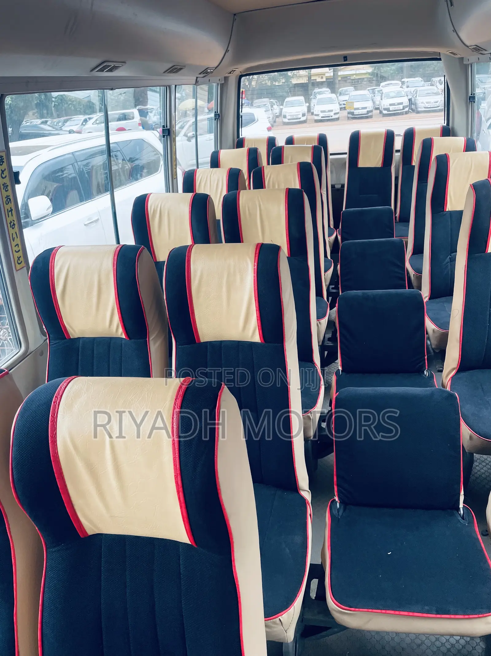 Mitsubishi Fuso Rosa 2012 White