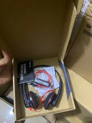 Poly Blackwire 3220 Headset.