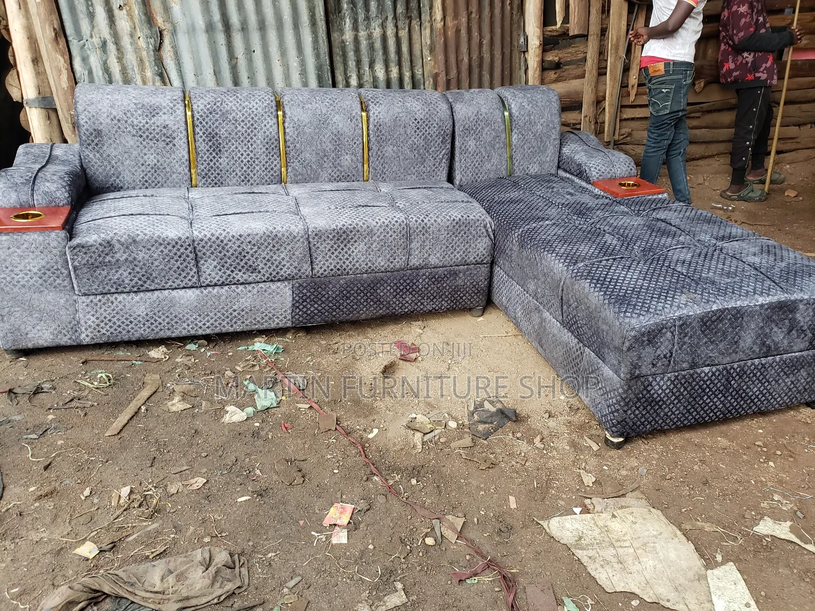 Grey Sofa Set With Acapacity of Six People