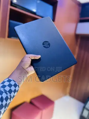 Laptop HP 14-Ep0063 8GB Intel Core I5 SSD 512GB