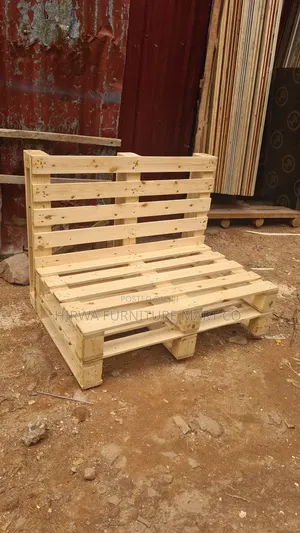 Two Sitter Pallet Chair