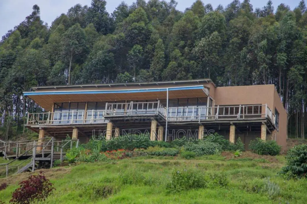 Luxurious Safari Lodge for Sale