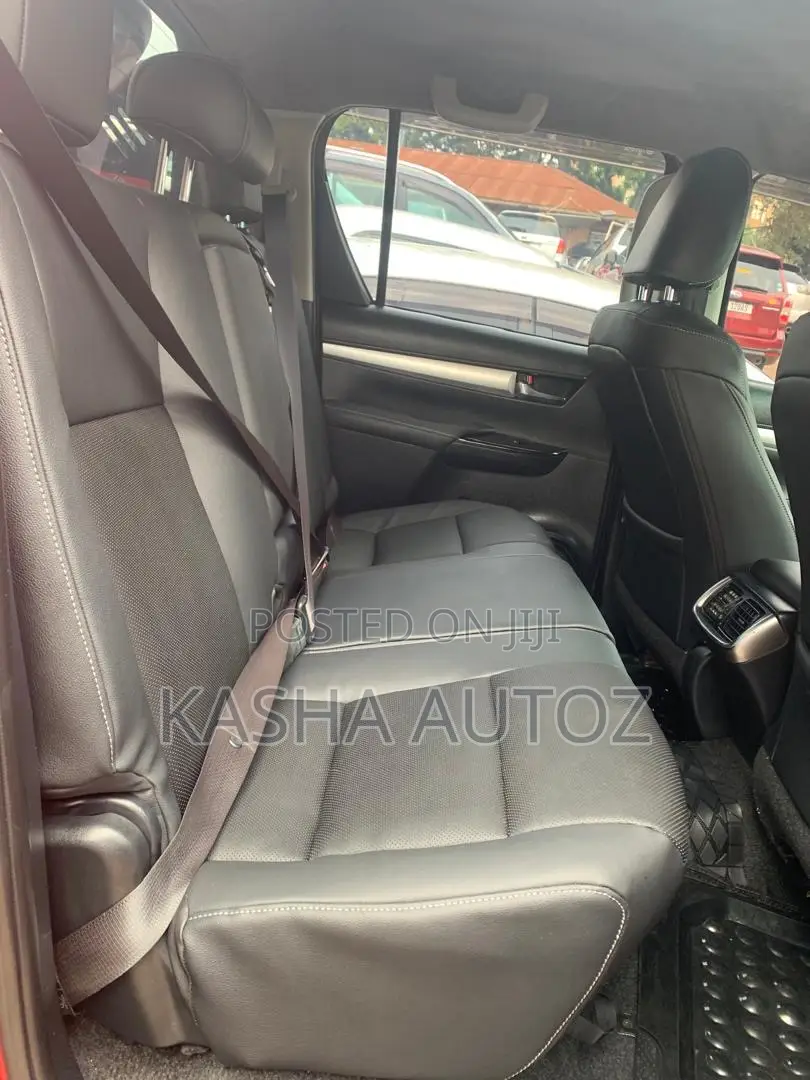 Toyota Hilux 2015 Red
