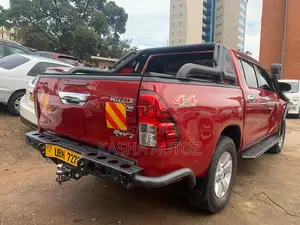 Toyota Hilux 2015 Red