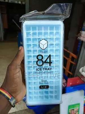 Ice Cube Tray With a Lid 84 Cubes