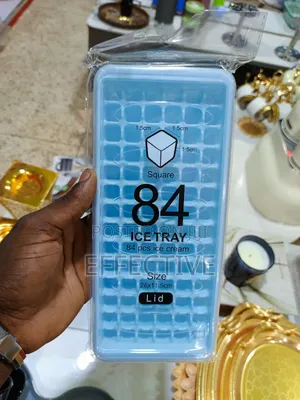 Ice Cube Tray With a Lid 84 Cubes