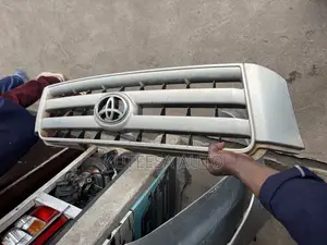 Toyota Klunger 2005 Grill