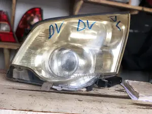 Noah 2012 Headlight
