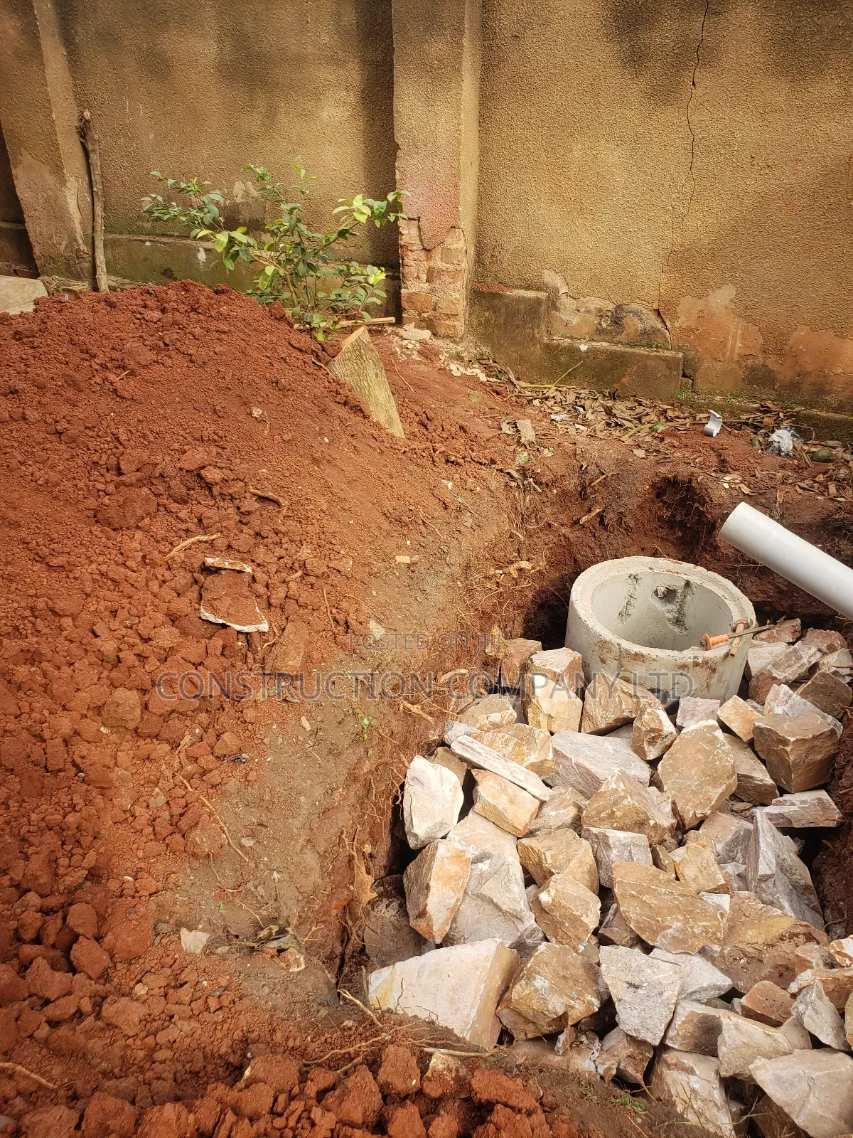 Easy Biodigester for One Toilet Service