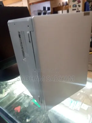 Laptop Lenovo Y40-80 8GB Intel Core I3 HDD+SSD 1T