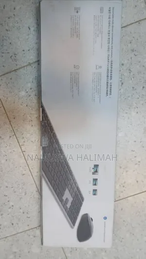 Dell Premier Multi-Device Wireless Keyboard and Mouse, Model Km7321w.