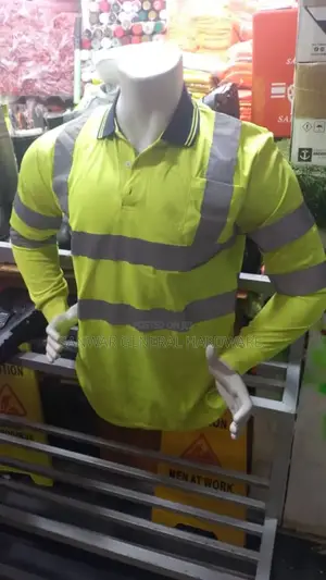 T-shirts With Reflectors.(Colar)