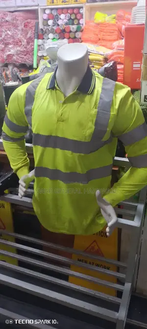 T-shirts With Reflectors.(Colar)