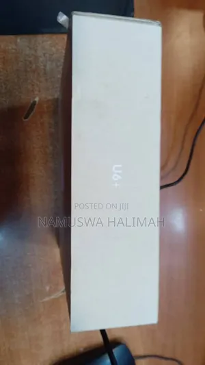 Ubiquiti Unifi 6 Pro (U6-Pro) Access Point.