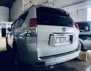 Toyota Land Cruiser Prado 2.7 i 2011 White