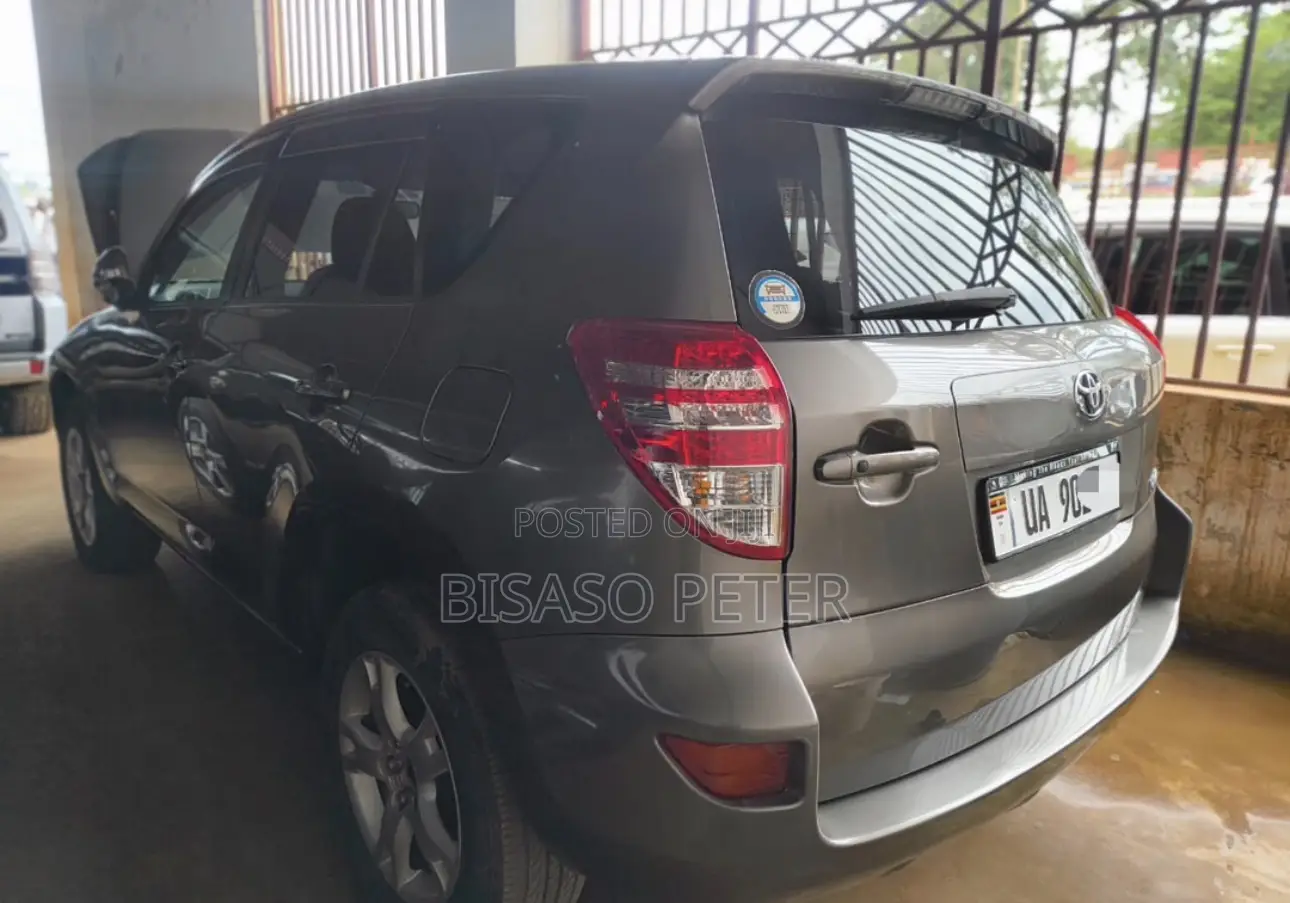 Toyota RAV4 2.5 2010 Gray