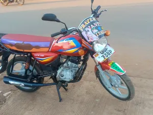 Bajaj Boxer 125 2024 Red