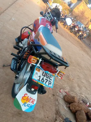Bajaj Boxer 125 2021 Red