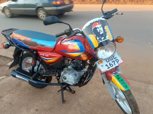Bajaj Boxer 125 2022 Red