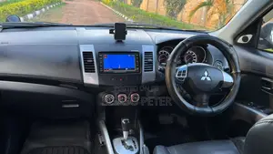 Mitsubishi Outlander 2011 Black
