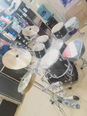 Acoustic Drum Kit/Set