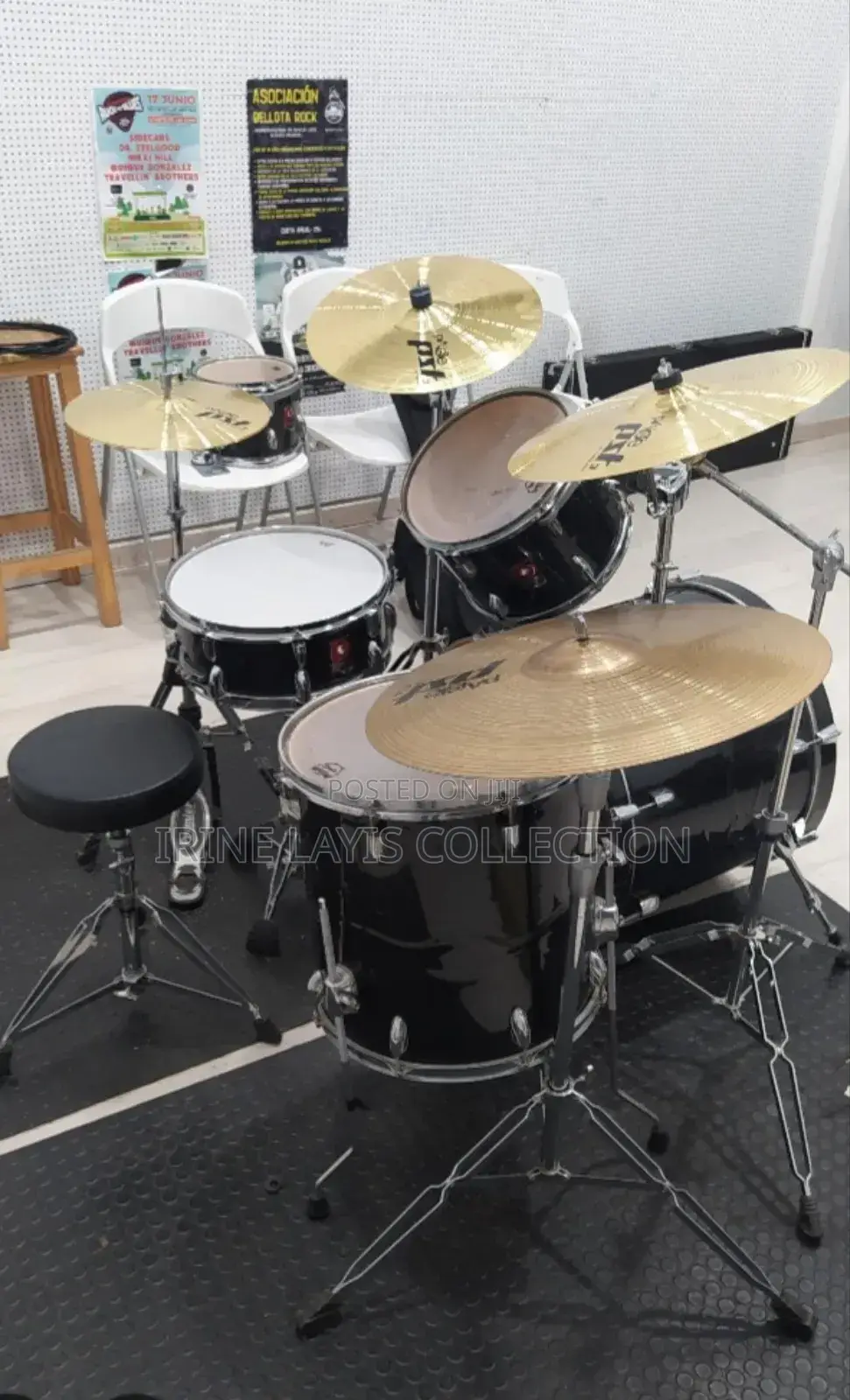 Acoustic Drum Kit/Set