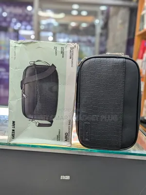 Green Lion Airo Pouch Bag