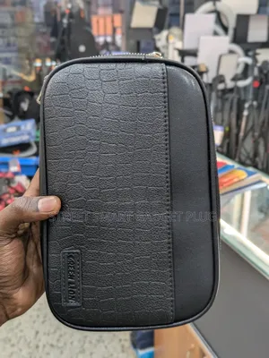 Green Lion Airo Pouch Bag