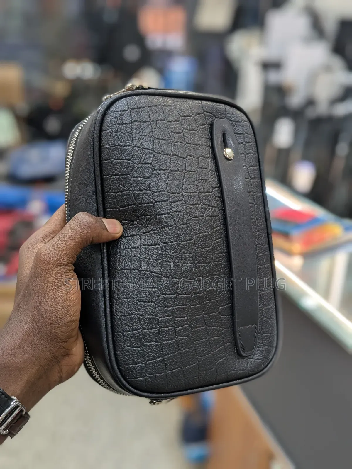 Green Lion Airo Pouch Bag