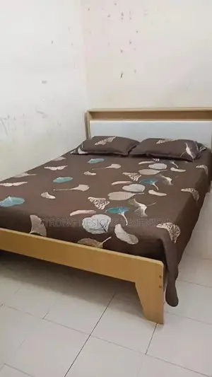 4 X 6ft Solid Wood Bed.