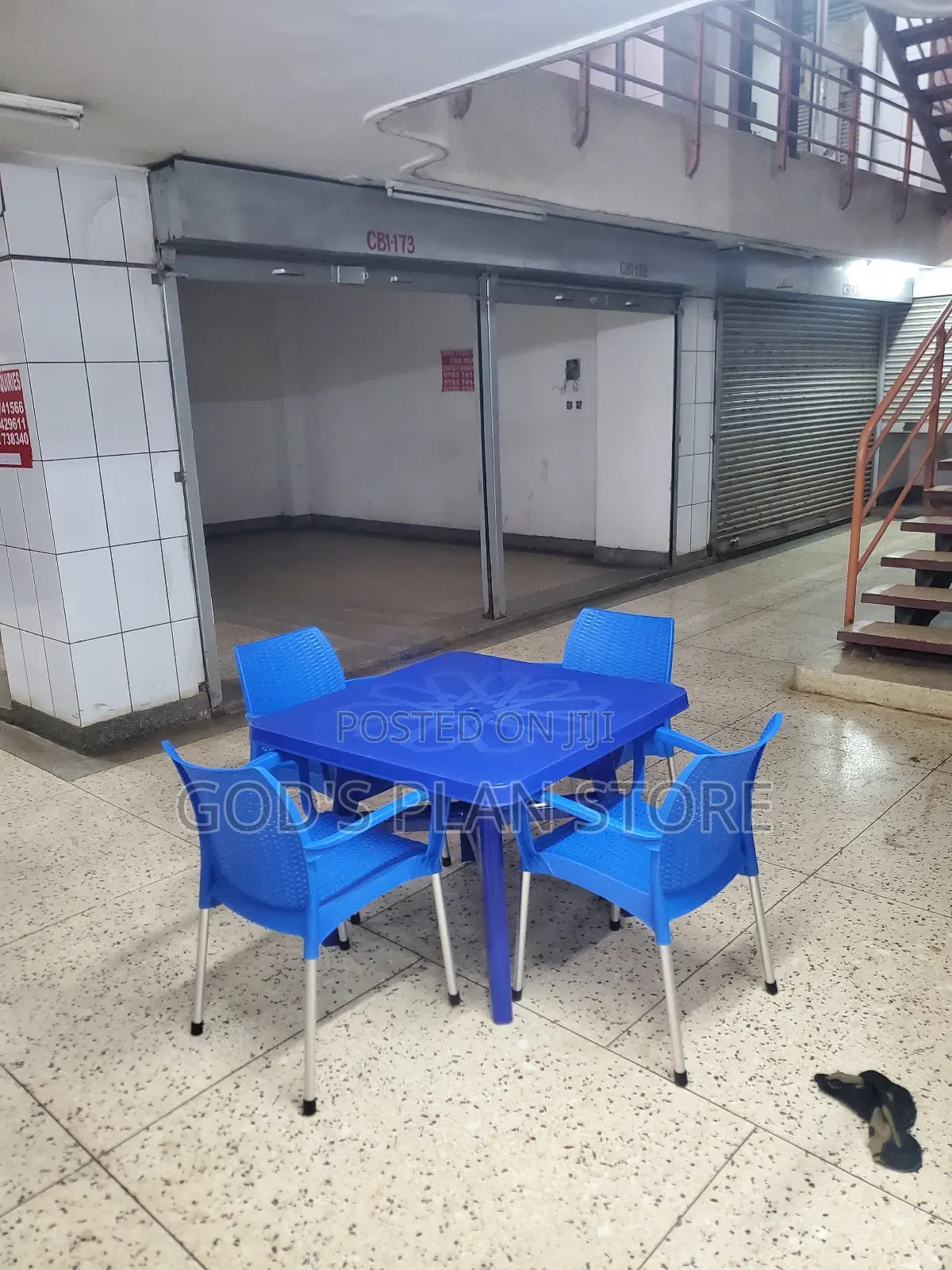 Patio Restaurant/Hotels/and Bars Plastic Chairs and Table Set