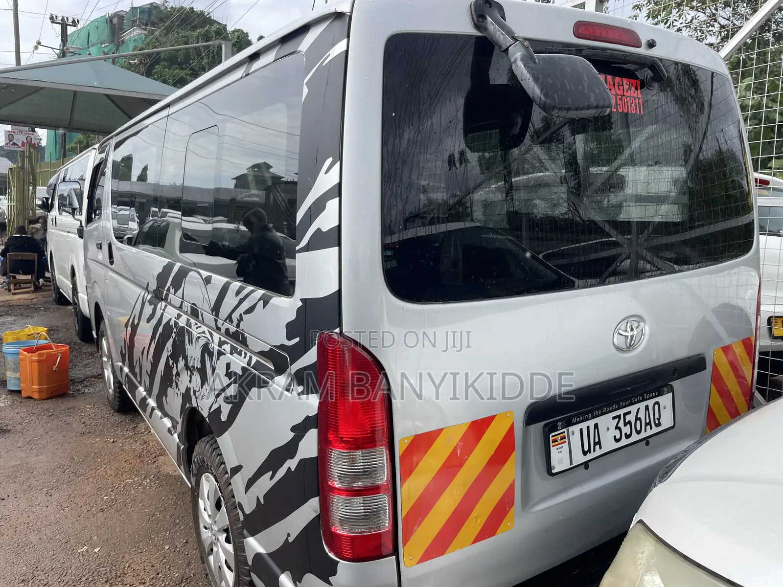 Toyota HiAce 2010 Silver