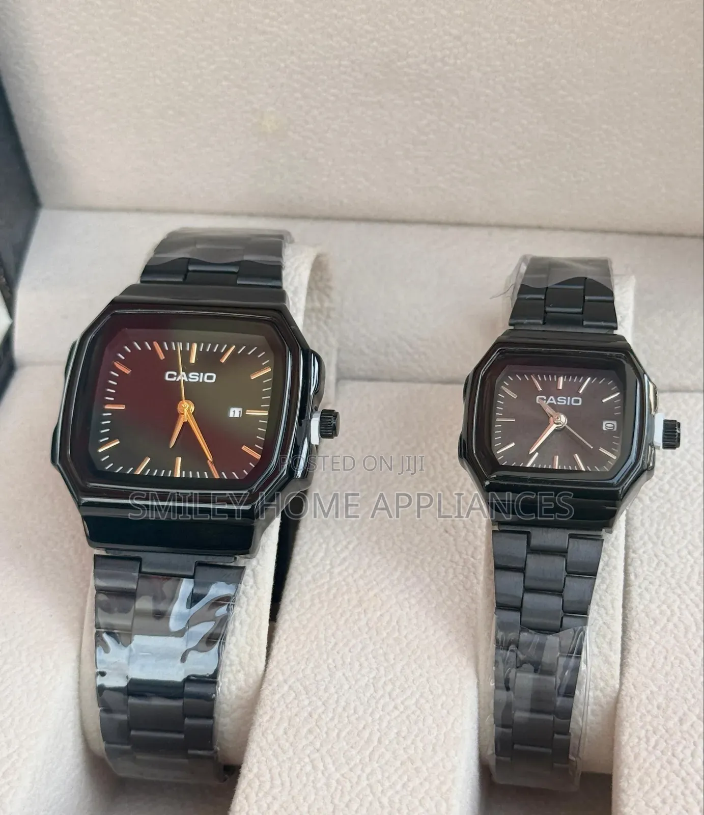 Couples Black Casio Wrist Automatic Time Piece Gift Box at 20% Discount
