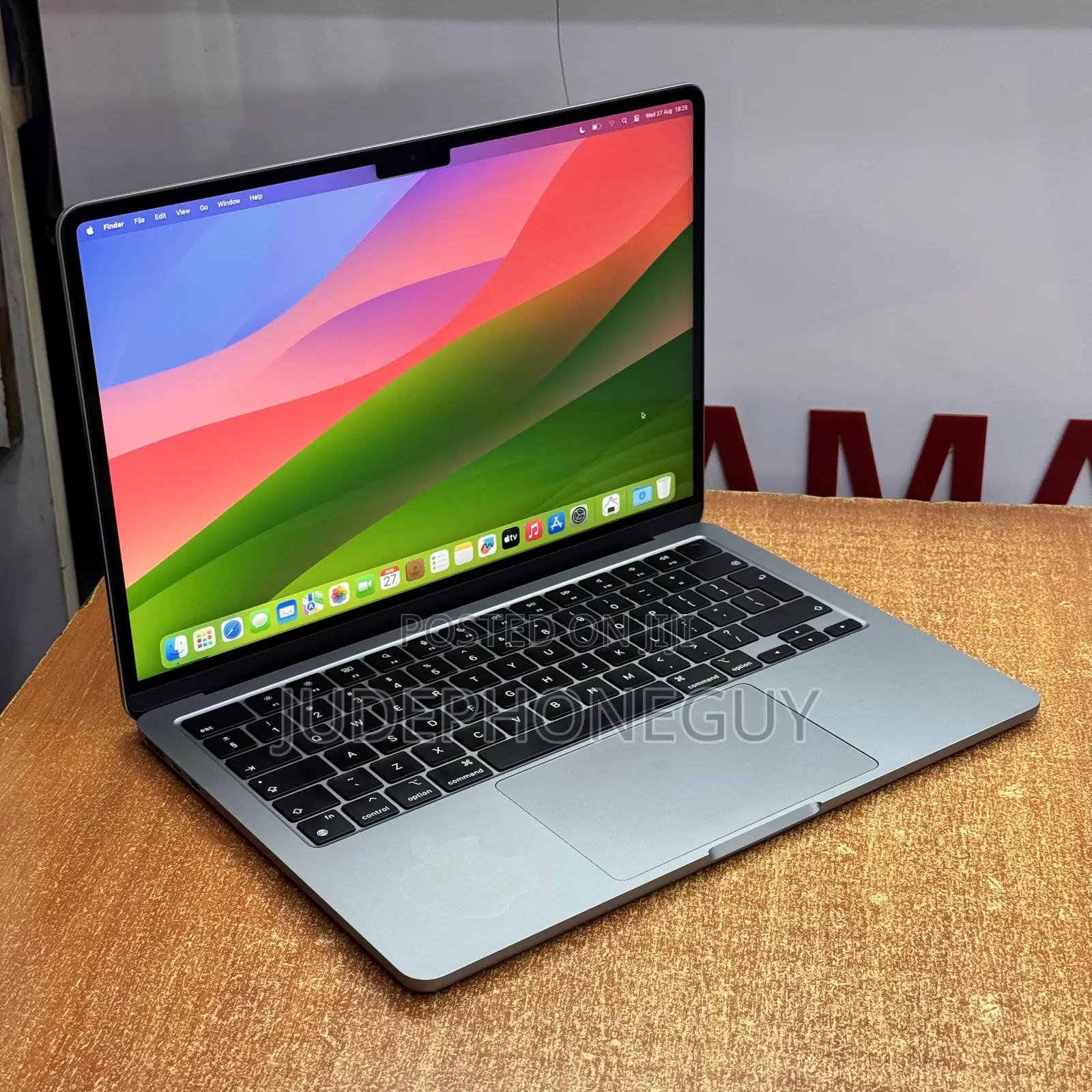 Laptop Apple MacBook Air 2022 M2 8GB Apple M2 SSD 512GB