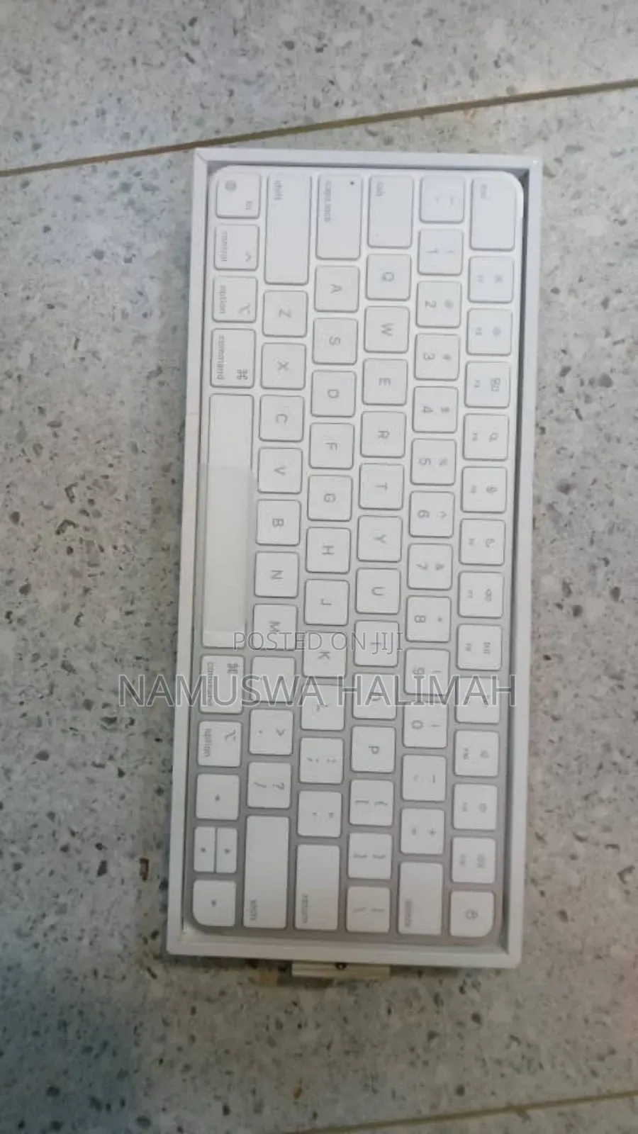 Apple Magic Keyboard.